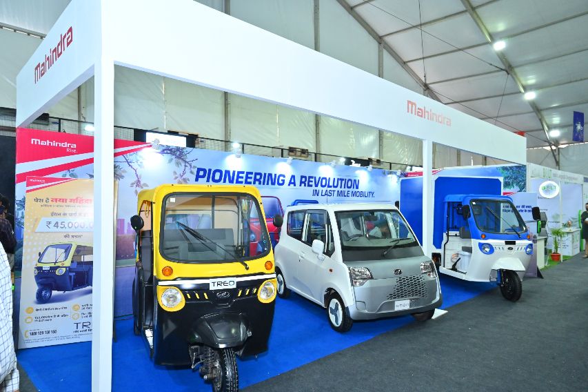 Mahindra showcases its wide range of electric vehicles at the Pune Alternate Fuel Conclave 2022